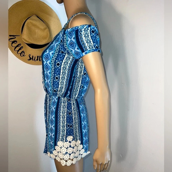 Xrtaordinary, XL, juniors, blue,black,white, geometric print, cold shoulder lace - Picture 3 of 10